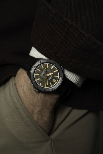 Fortis Marinemaster M-44 DLC Black Resin