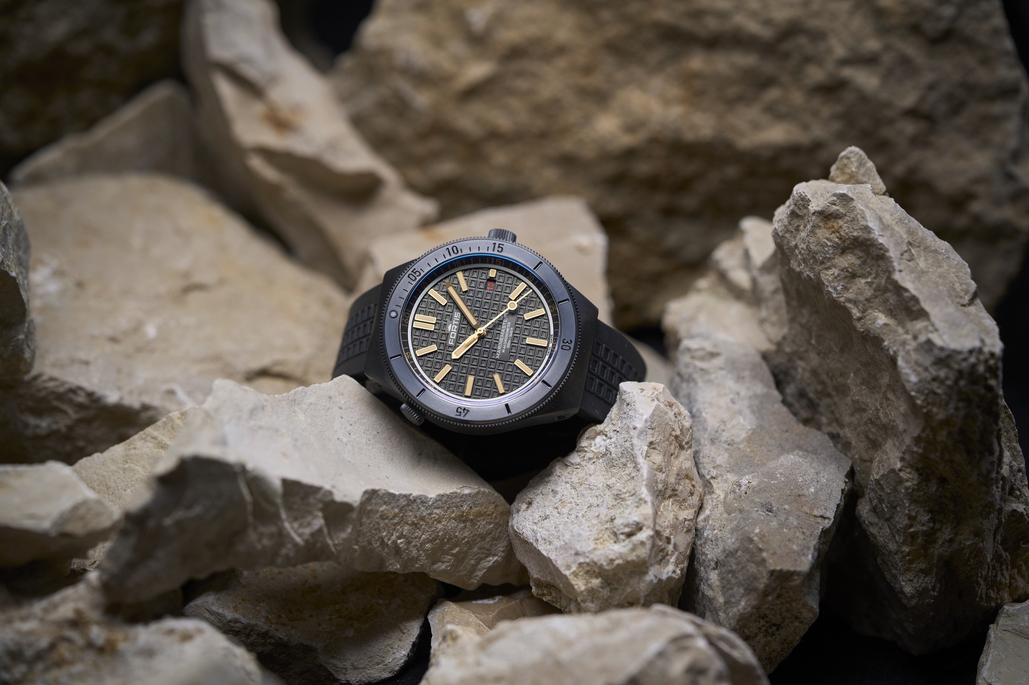 Fortis Marinemaster M-44 DLC Black Resin – The Watch Pages