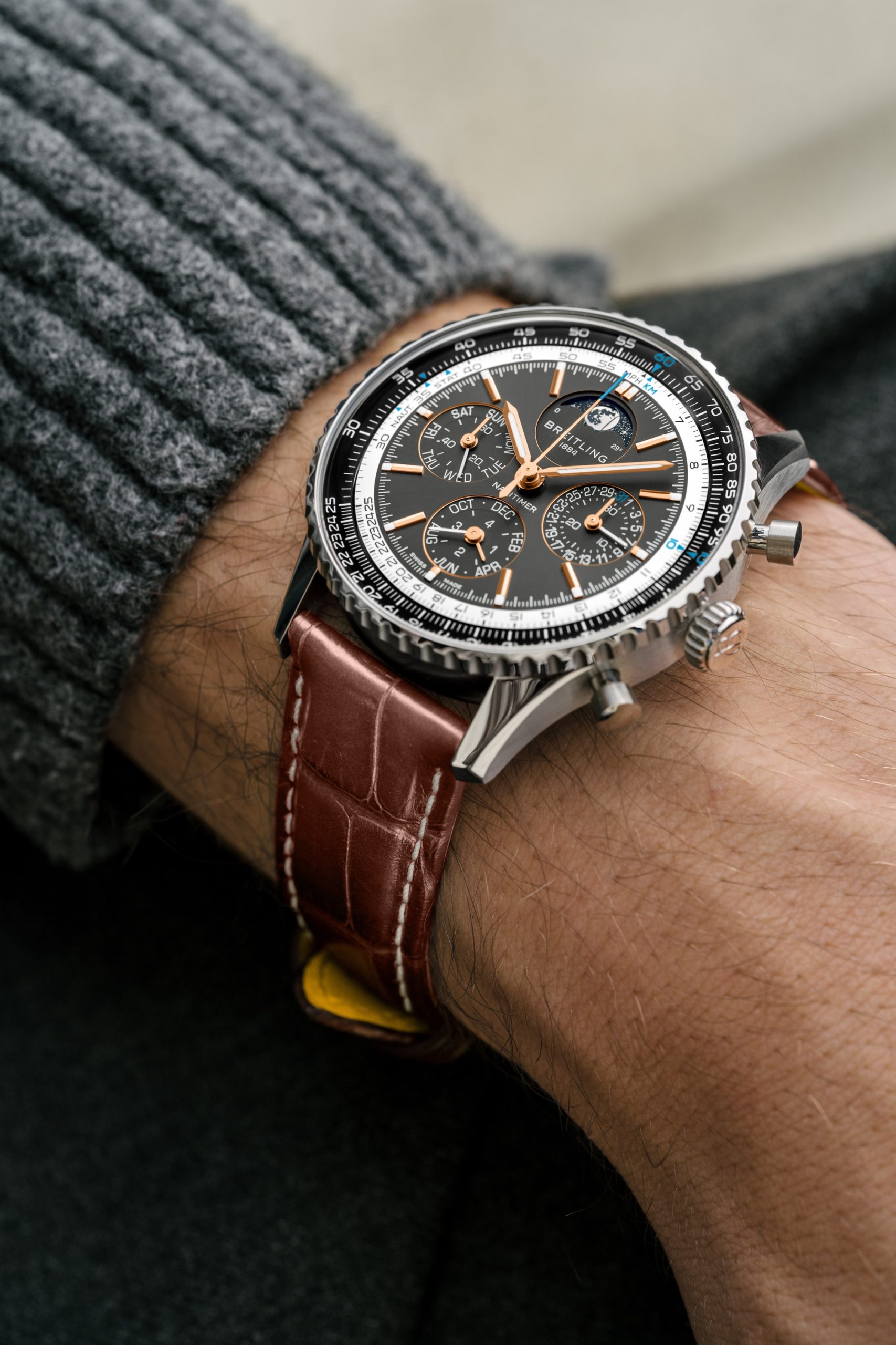 Navitimer B19 Chronograph 43 Perpetual Calendar - Image 5