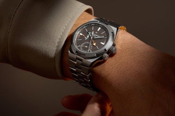 Vacheron Constantin Overseas Dual Time Points Cardinaux South