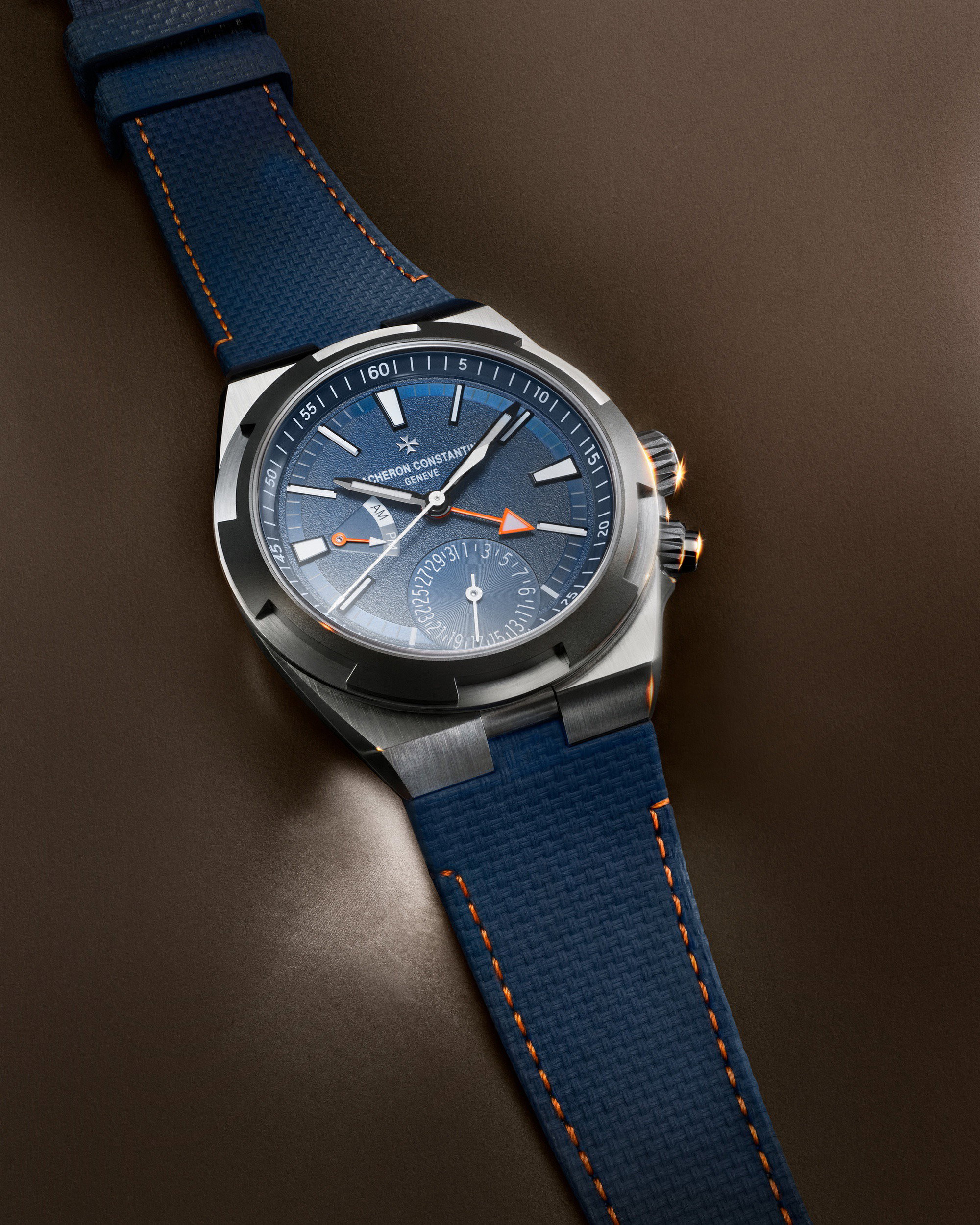 Vacheron Constantin Overseas Dual Time Points Cardinaux East