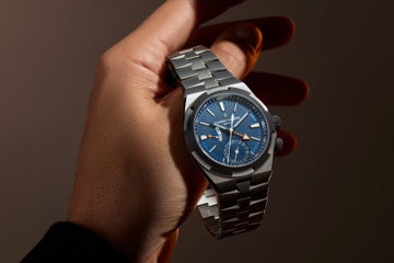 Vacheron Constantin Overseas Dual Time Points Cardinaux East