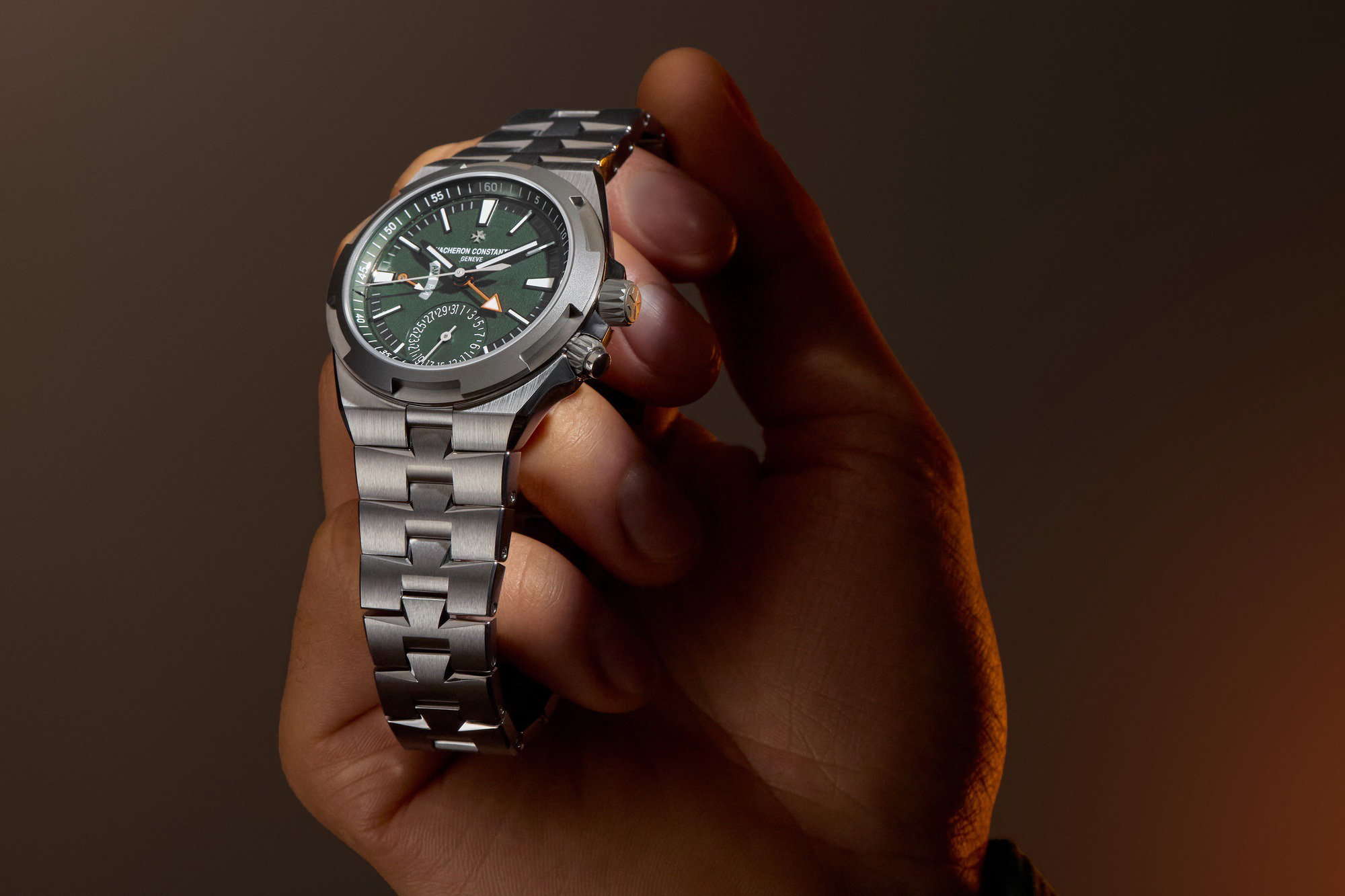 Vacheron Constantin Overseas Dual Time Points Cardinaux West