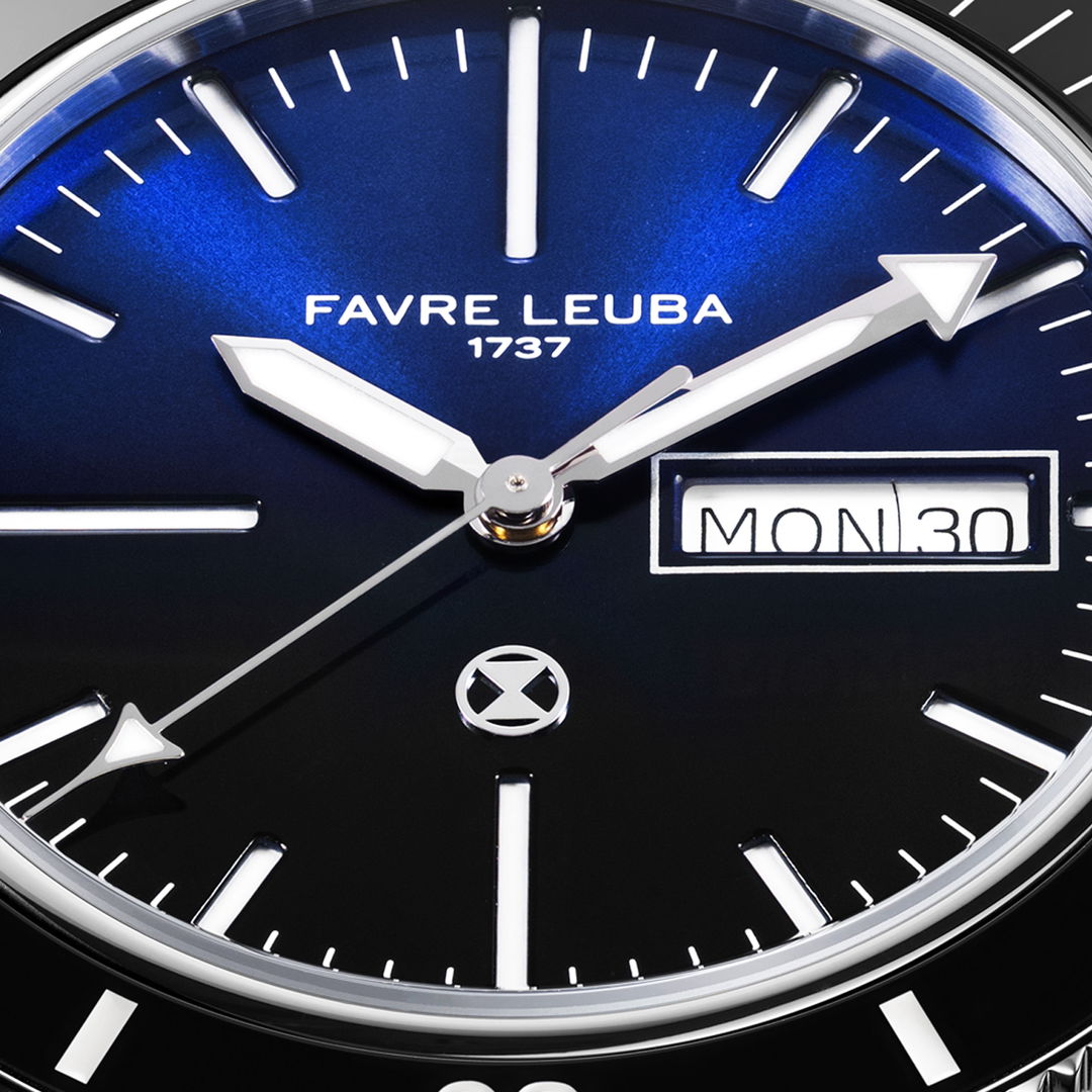 Favre Leuba Deep Raider Day Date Blue bracelet view