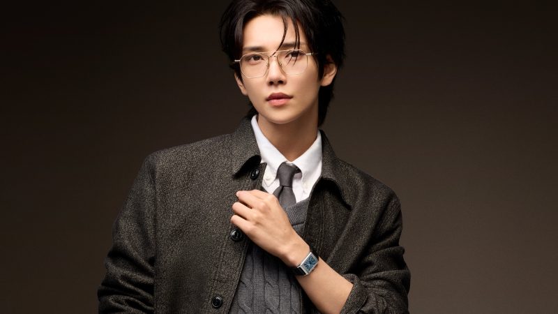 Seventeen's Joshua wearing the Jaeger-LeCoultre Reverso Tribute Duoface Small Seconds
