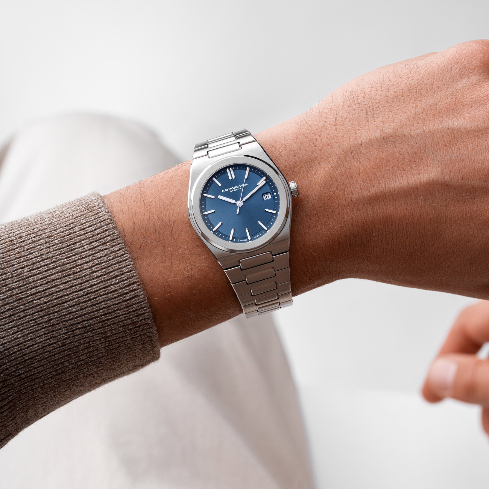 Raymond Weil A.R.T. Date 38 Blue