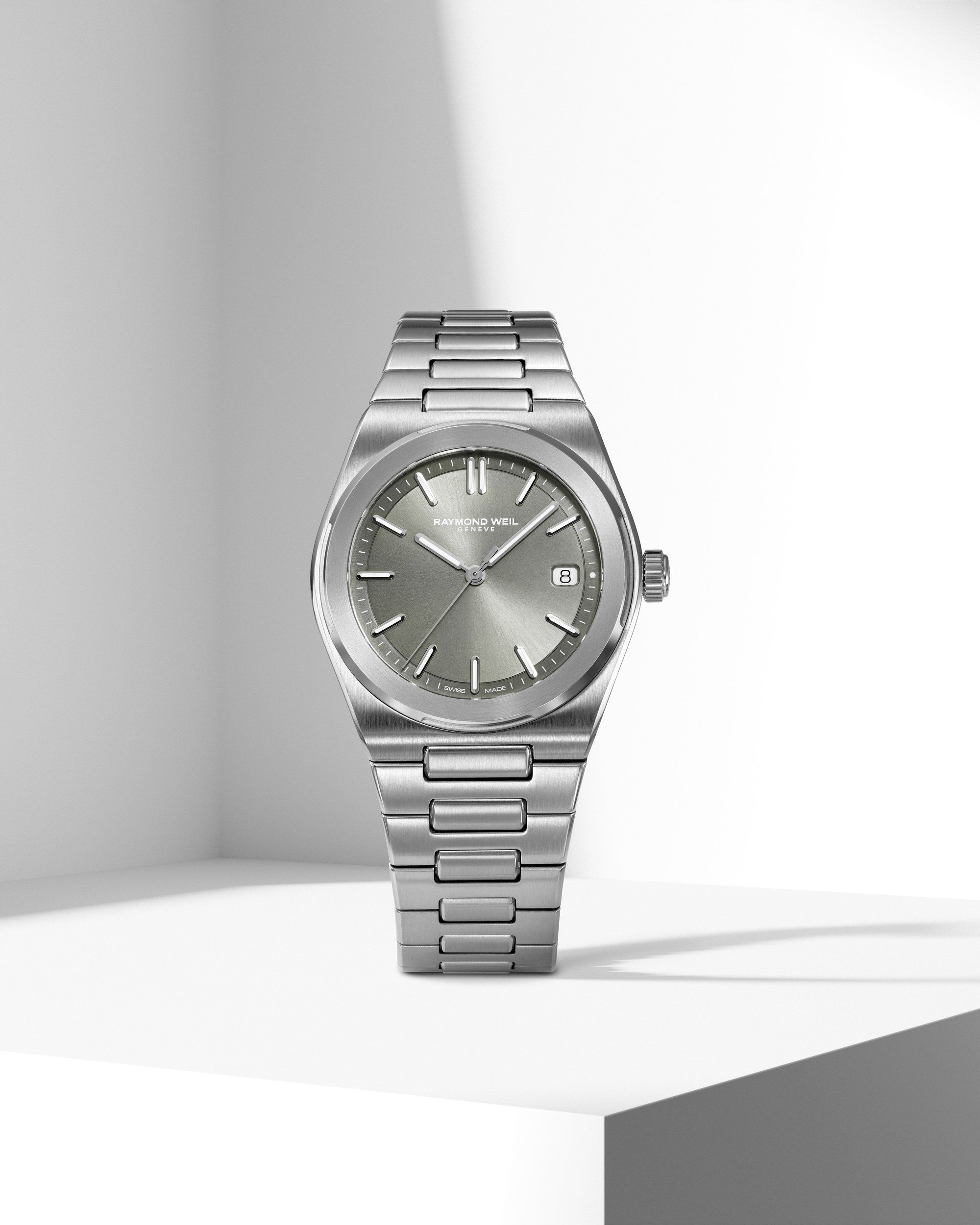 Raymond Weil A.R.T. Date 30 Sage Green