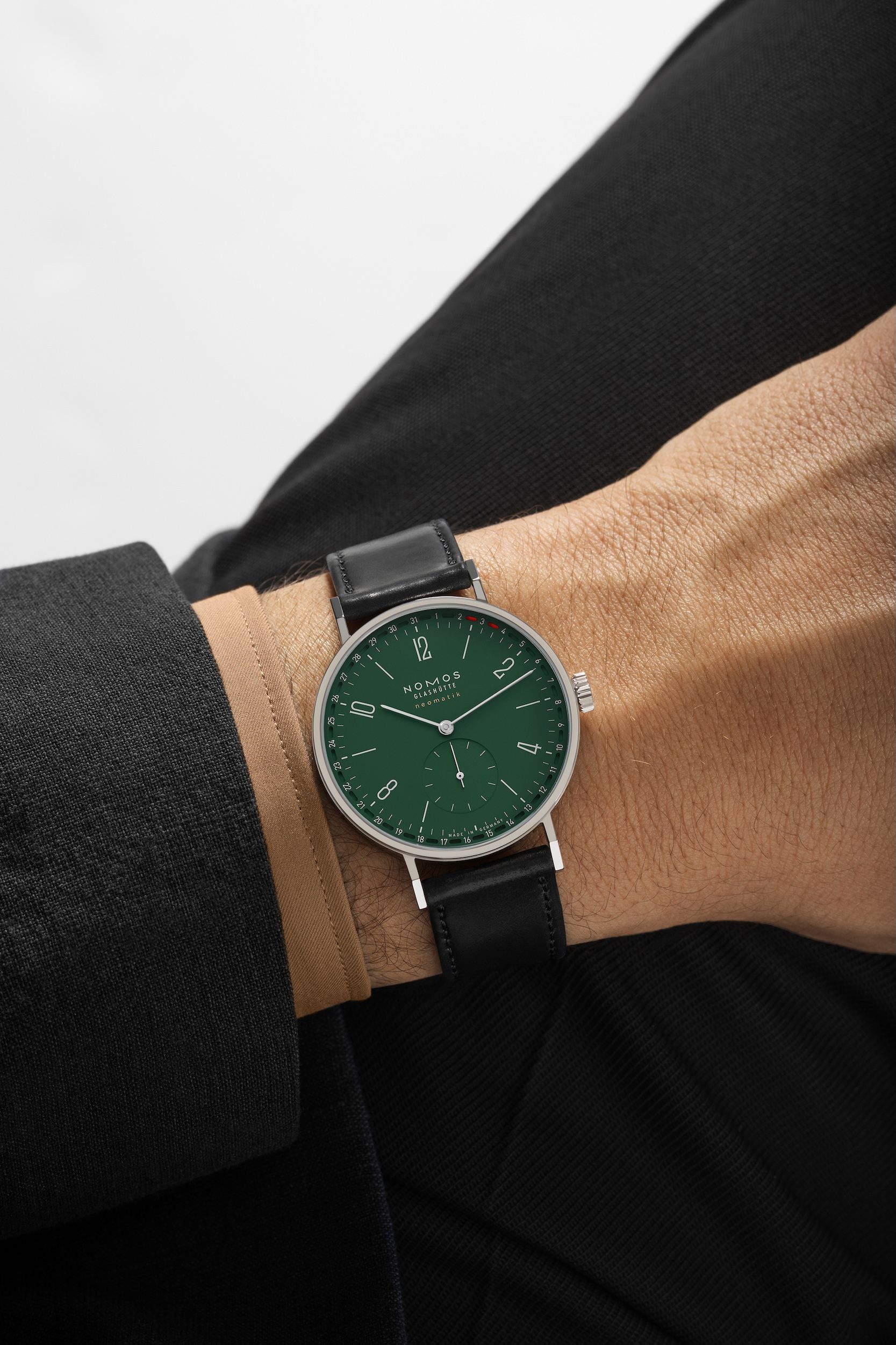 Nomos Glashütte Tangente neomatik 38 Update Forest Green
