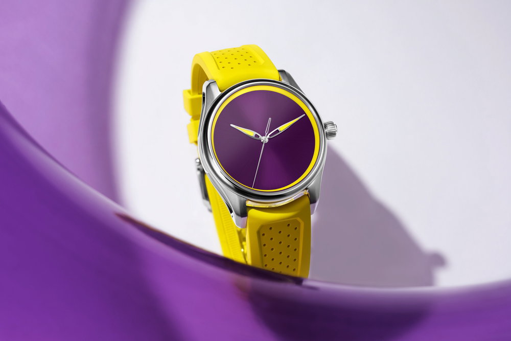 H. Moser &amp; Cie Pioneer Centre Seconds Sun Berry