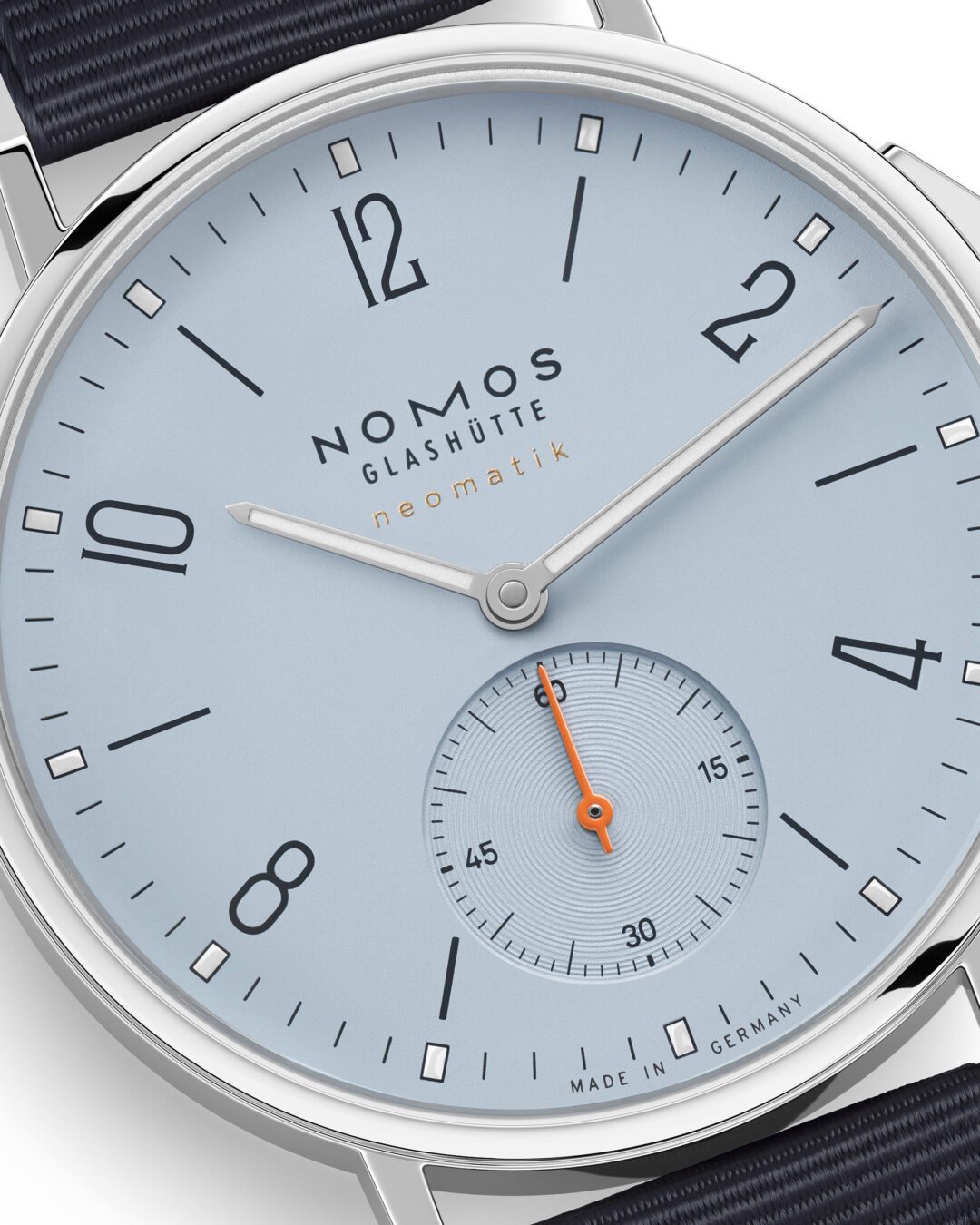 Nomos Glashütte Ahoi neomatik 36 sky