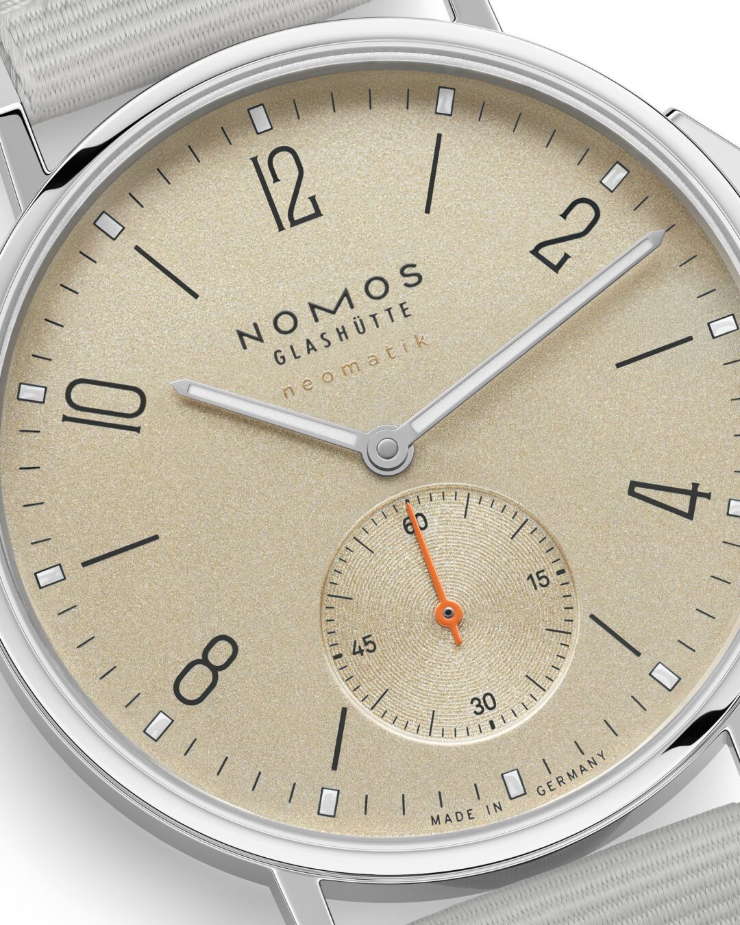 Nomos Glashütte Ahoi neomatik 36 sand