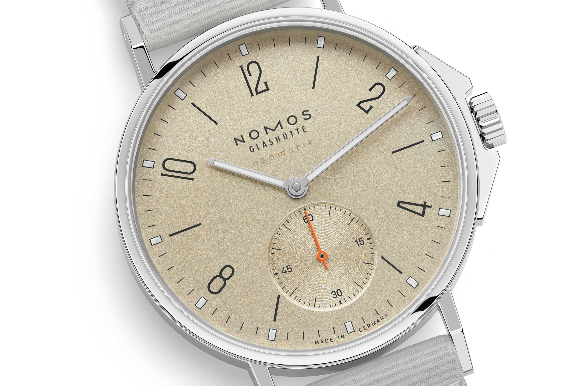 Nomos Glashütte Ahoi neomatik 36 sand