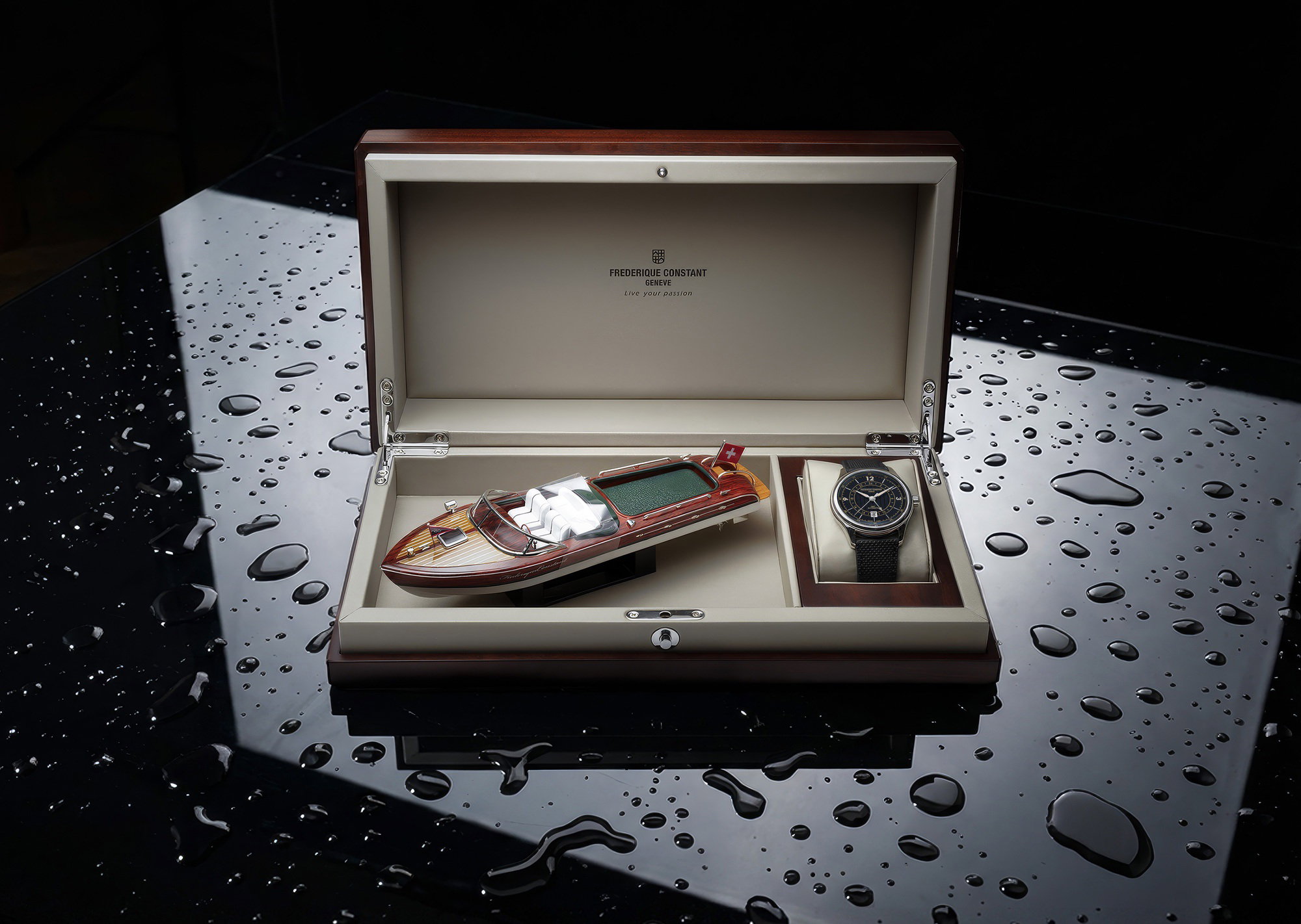 Frédérique Constant Classics Runabout Automatic GMT