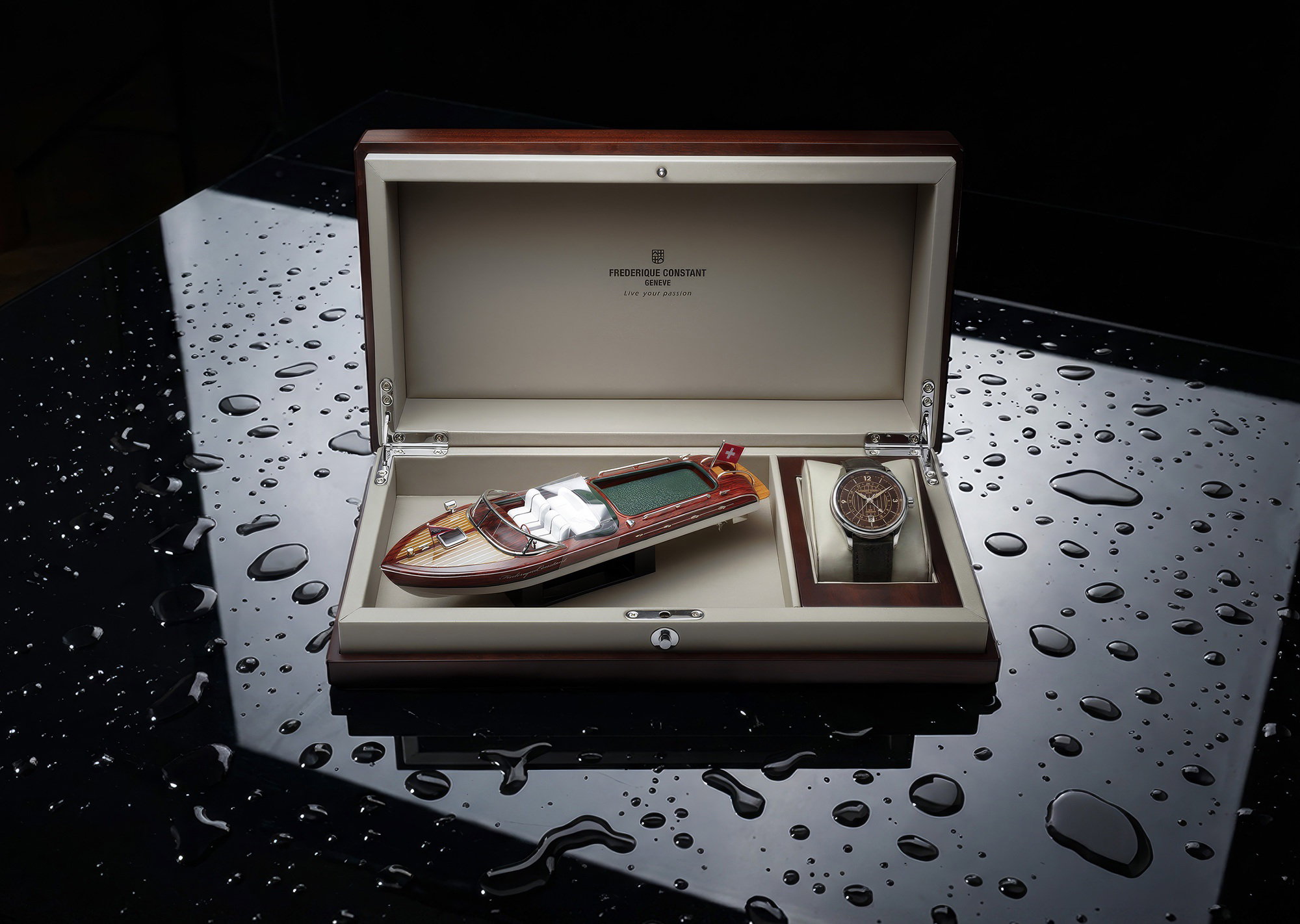 Frédérique Constant Classics Runabout Automatic GMT