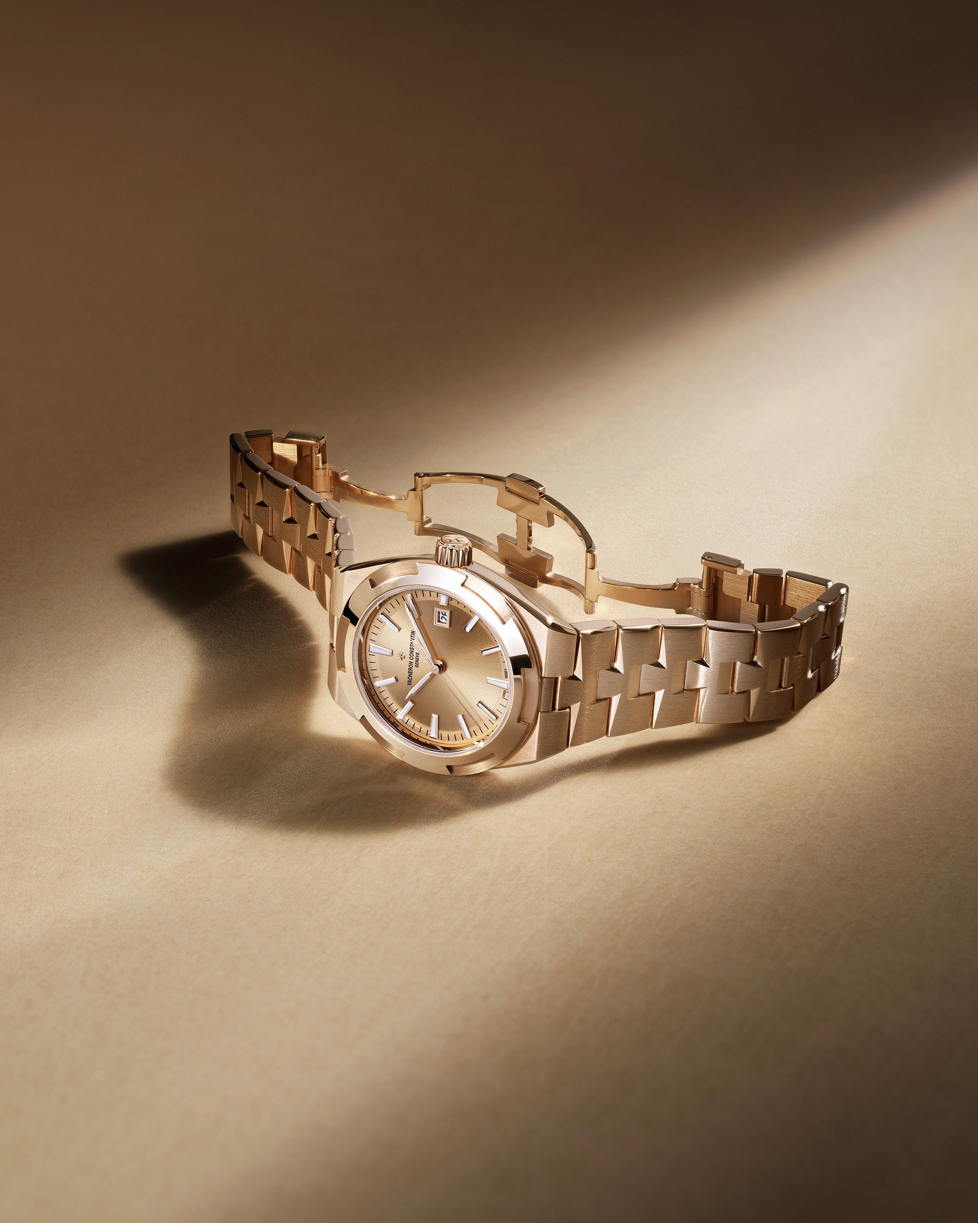 Overseas Self-winding 34.5 - Image 2